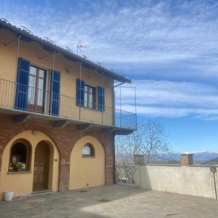 Da Emi - La Casetta In Piazza Monforte dʼAlba Εξωτερικό φωτογραφία