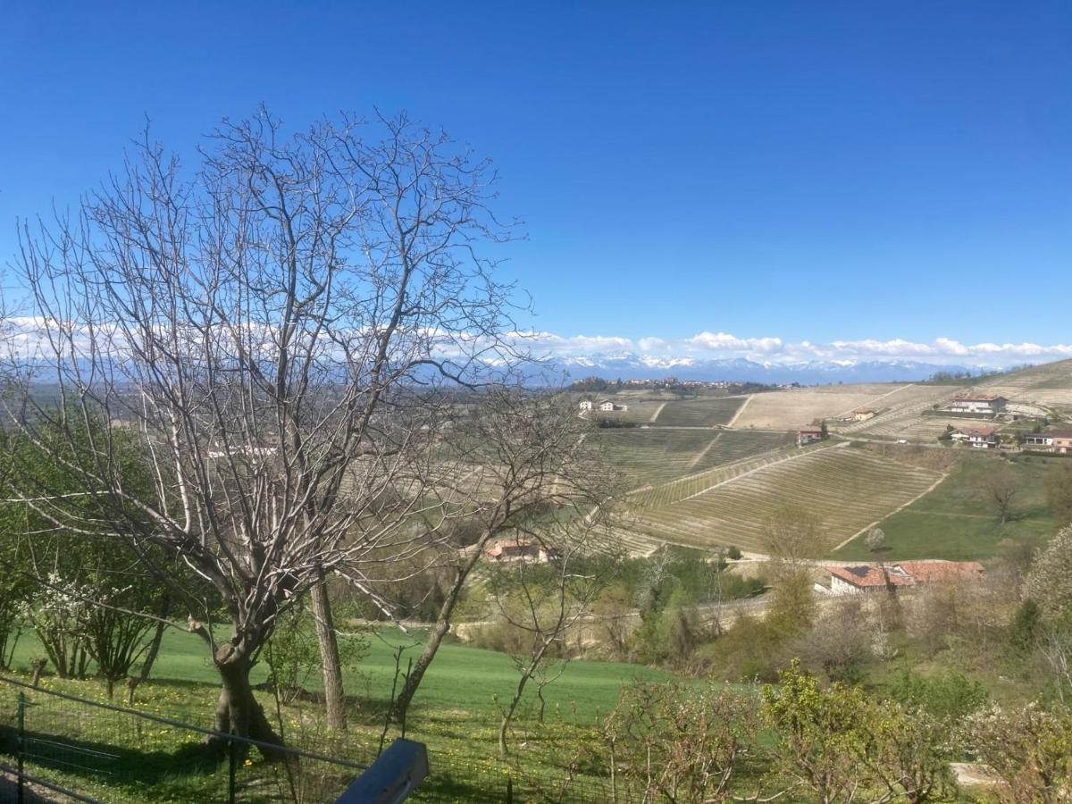 Da Emi - La Casetta In Piazza Monforte dʼAlba Εξωτερικό φωτογραφία