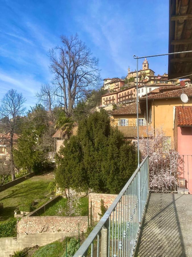 Da Emi - La Casetta In Piazza Monforte dʼAlba Εξωτερικό φωτογραφία