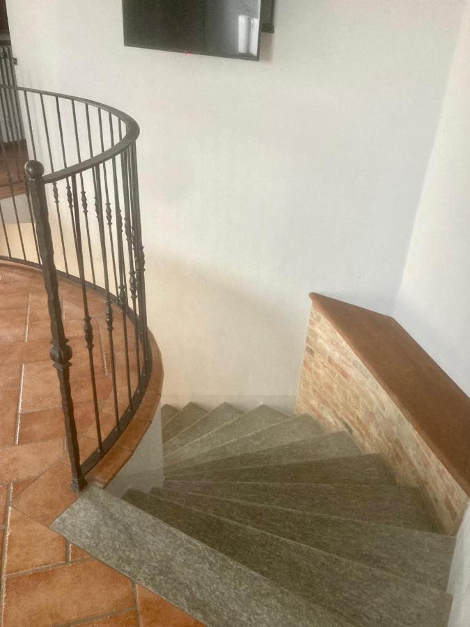 Da Emi - La Casetta In Piazza Monforte dʼAlba Εξωτερικό φωτογραφία
