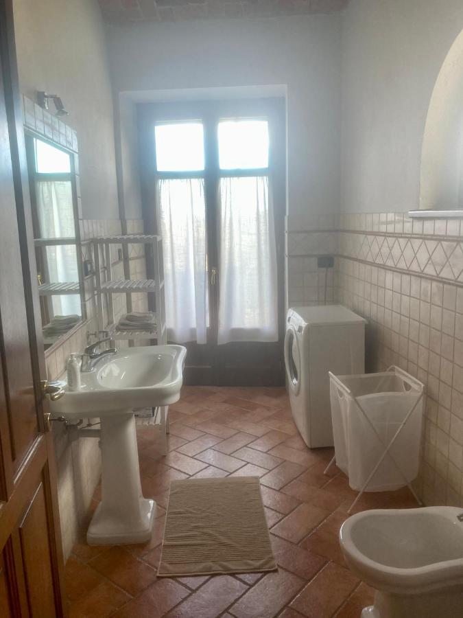 Da Emi - La Casetta In Piazza Monforte dʼAlba Εξωτερικό φωτογραφία